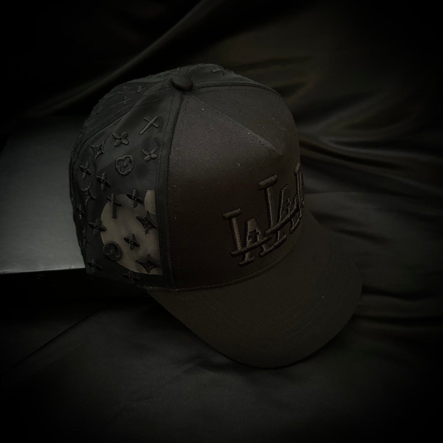 GORRA LALALA BLACK