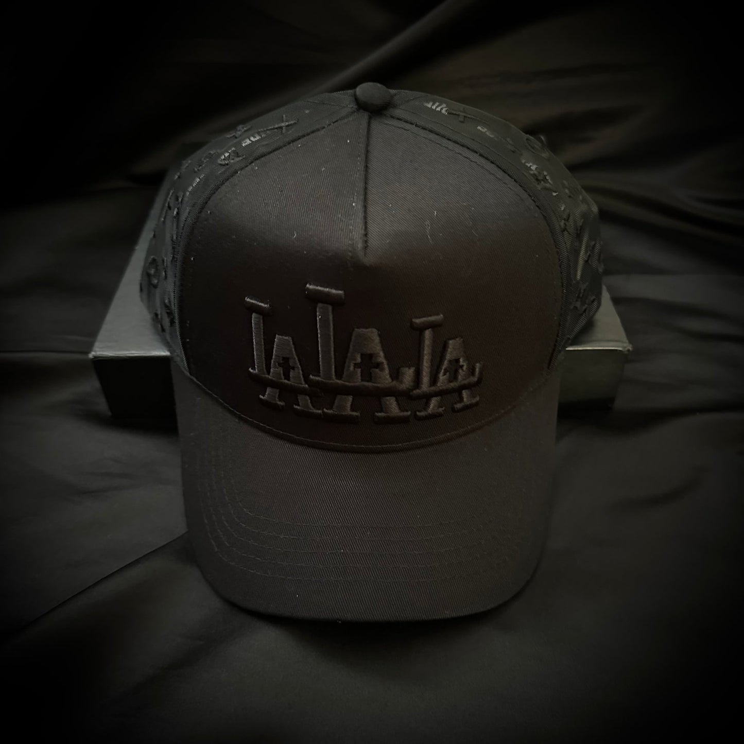 GORRA LALALA BLACK